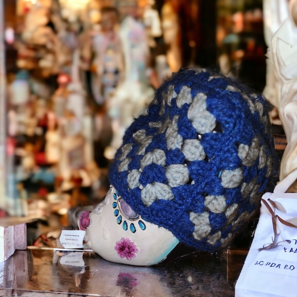 Crochet beanie hat - Picture 3 of 4